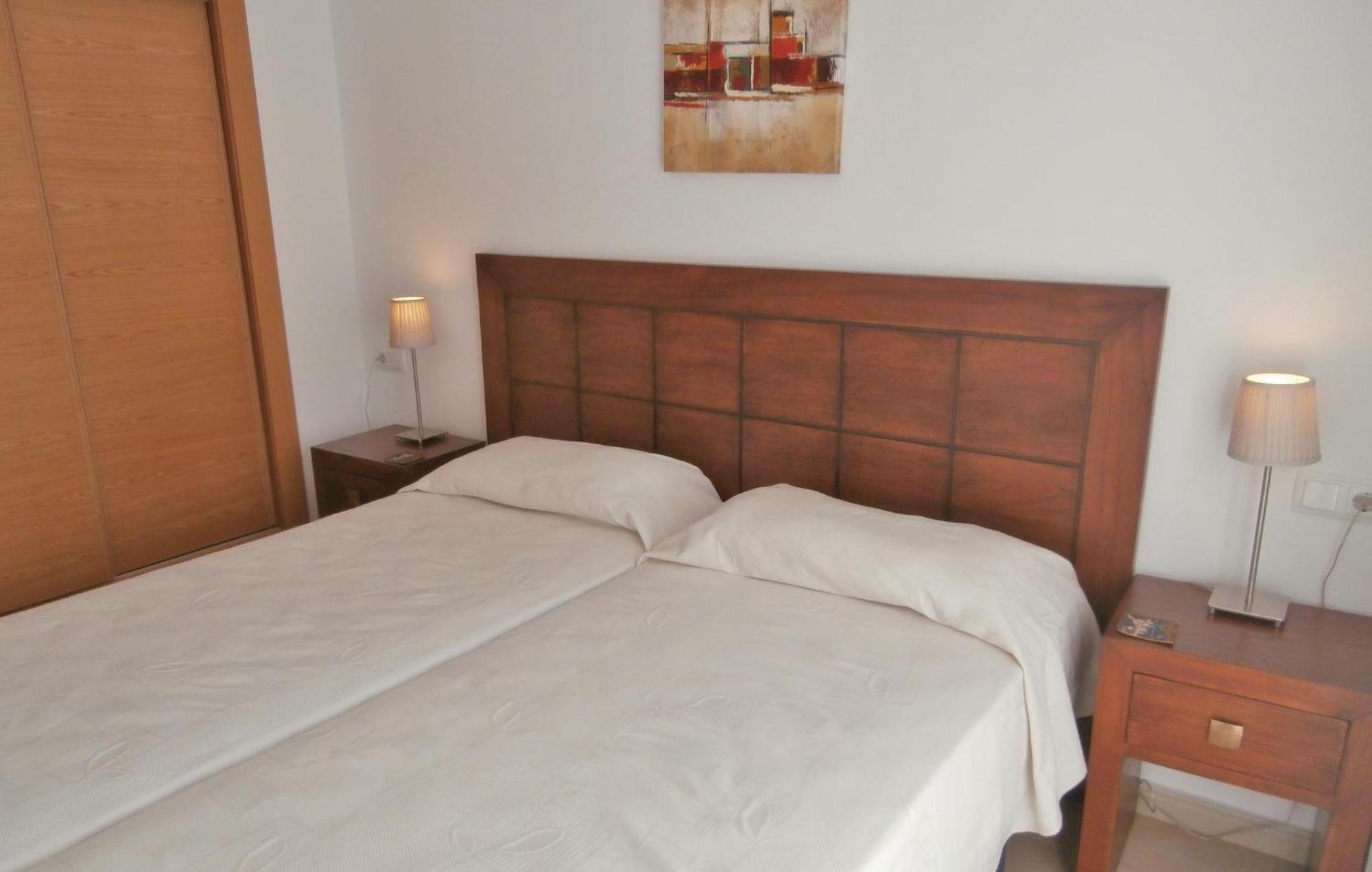 2 Bedroom Beautiful Apartment In スシナ エクステリア 写真