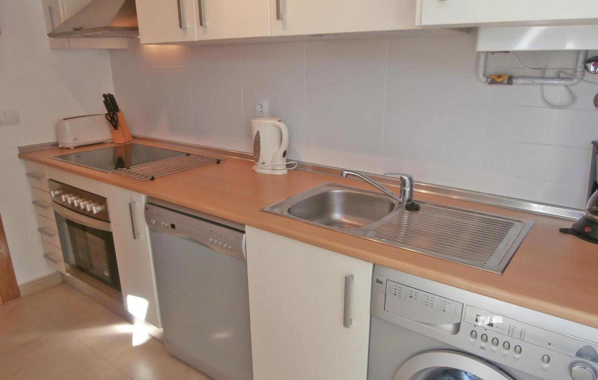 2 Bedroom Beautiful Apartment In スシナ エクステリア 写真