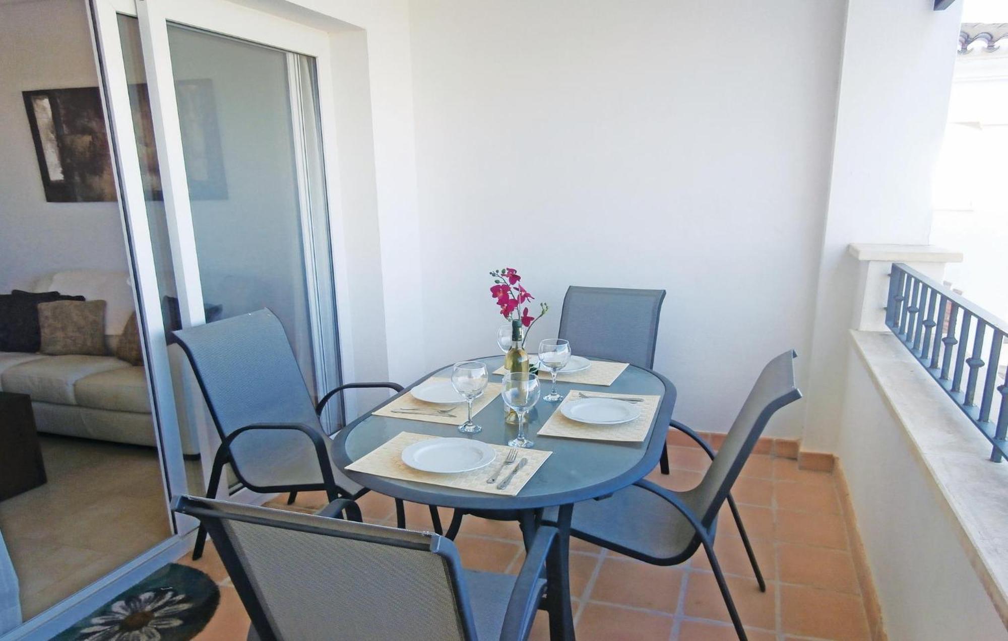 2 Bedroom Beautiful Apartment In スシナ エクステリア 写真